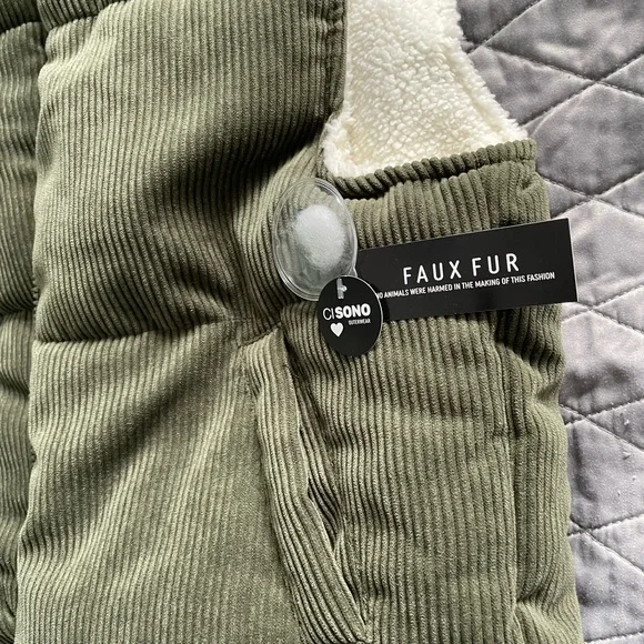 Ci Sono Olive Faux Fur Lined Vest - Picture 3 of 11